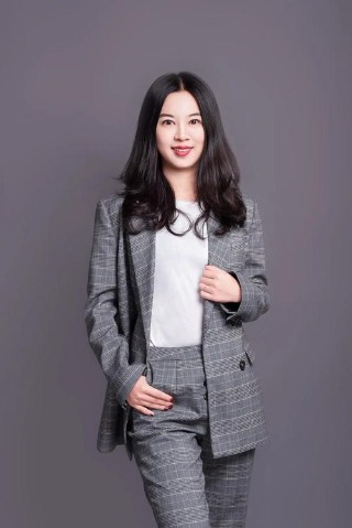 张莹 - 上海茂皓艾商贸有限公司张莹